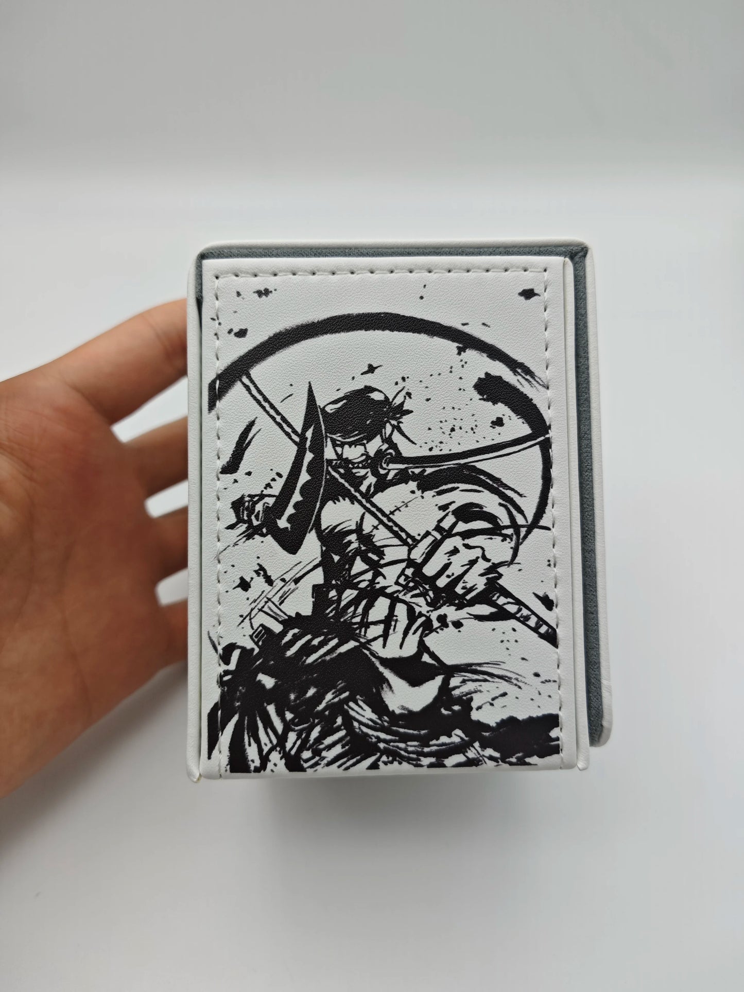 Deck Box - Zoro (White/Black)